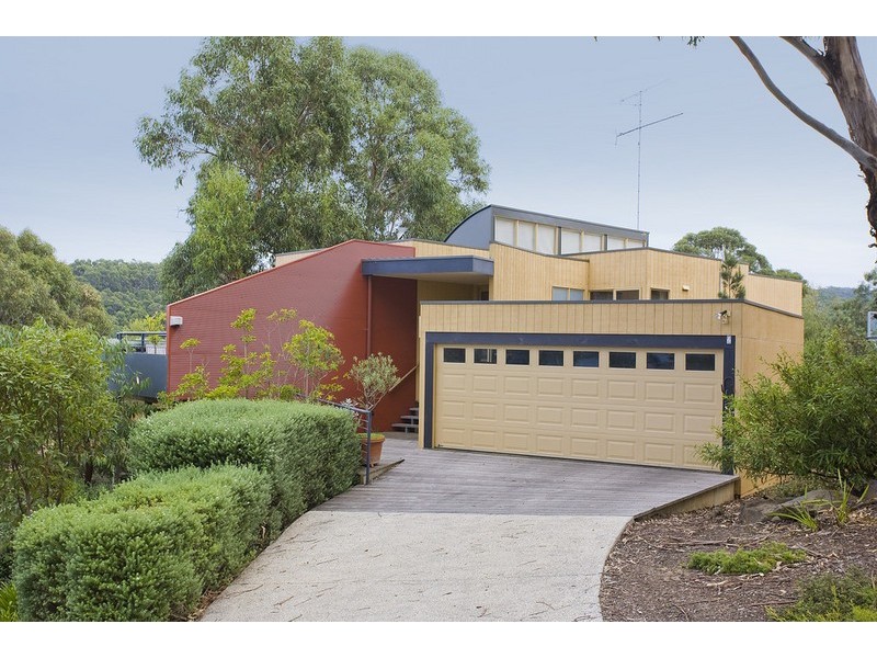 2 Skyline Court, Lorne VIC 3232