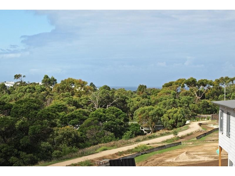 3 Moonah  Place, Torquay VIC 3228