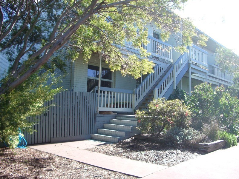 1/20 Spring Street, Torquay VIC 3228