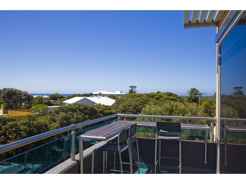 10/7 Bell Street, Torquay VIC 3228