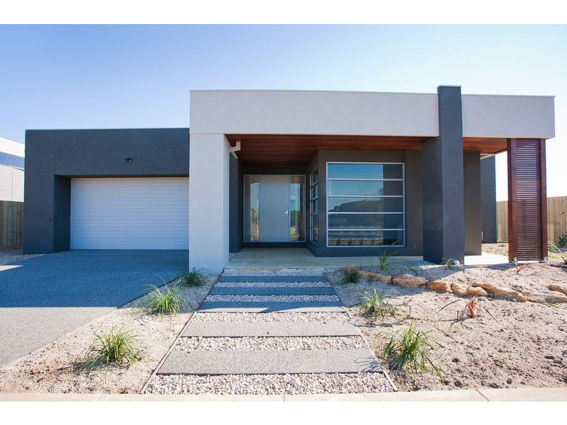 24  Ballyliffen, Torquay VIC 3228