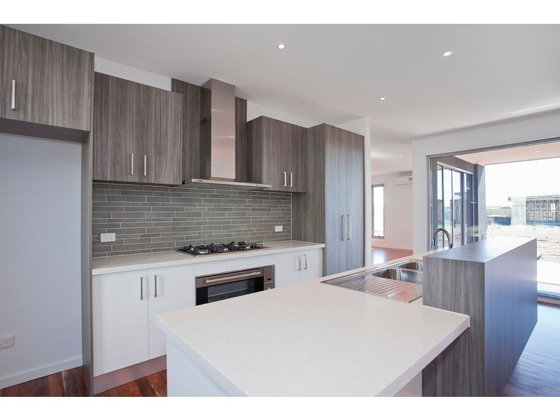 24  Ballyliffen, Torquay VIC 3228