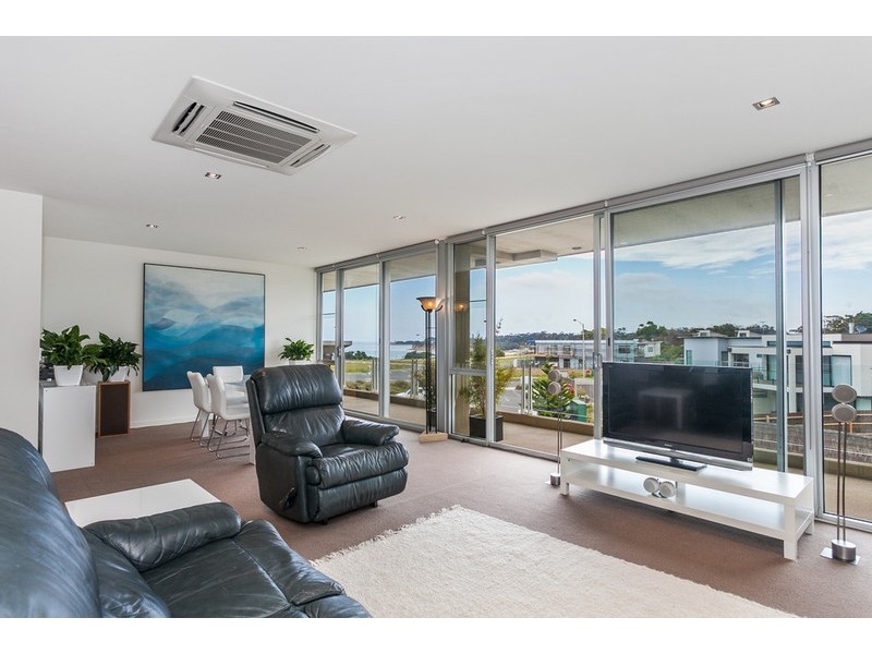 303/100 The Esplanade, Torquay VIC 3228