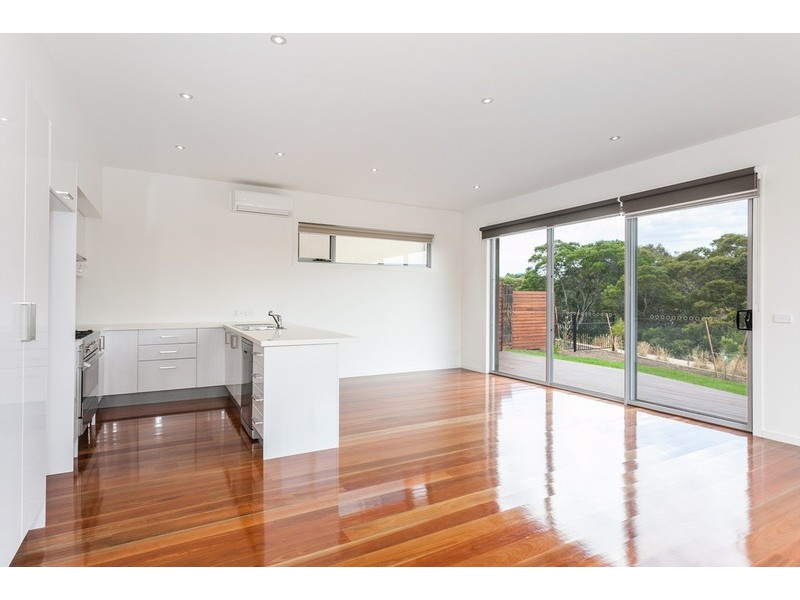 1 / 3  Moonah Place, Torquay VIC 3228