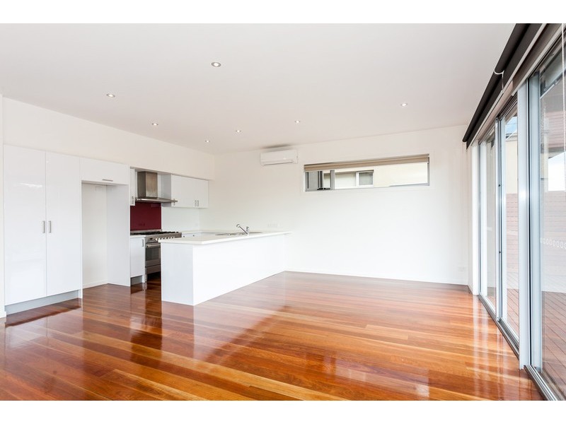 1 / 3  Moonah Place, Torquay VIC 3228
