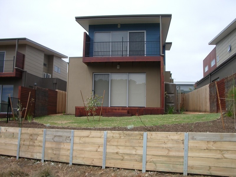 2 / 3 Moonah Place, Torquay VIC 3228