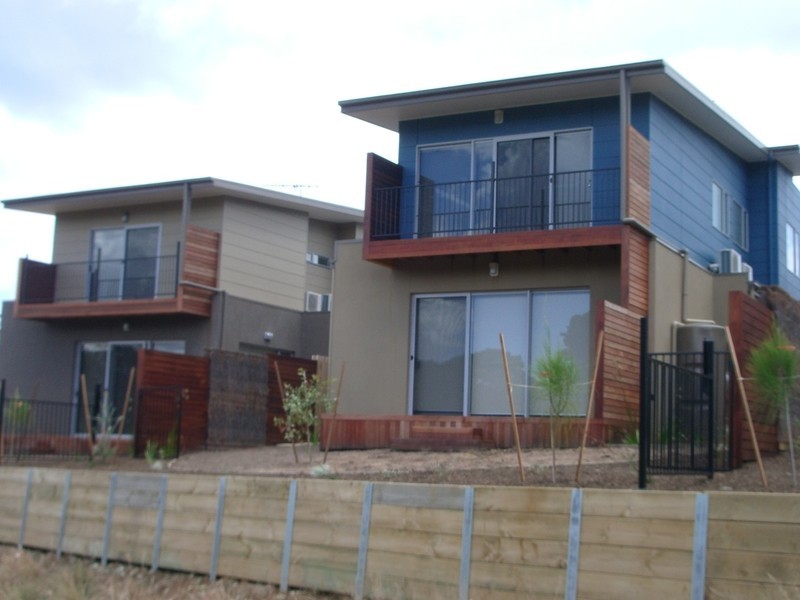 2 / 3 Moonah Place, Torquay VIC 3228