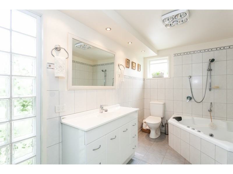 9 Gairloch Avenue, Jan Juc VIC 3228