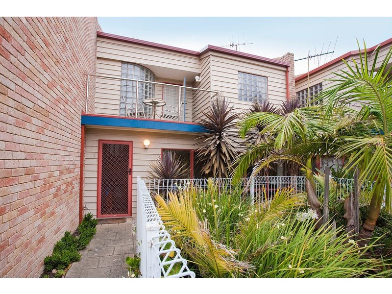 2/71 Geelong Road, Torquay VIC 3228