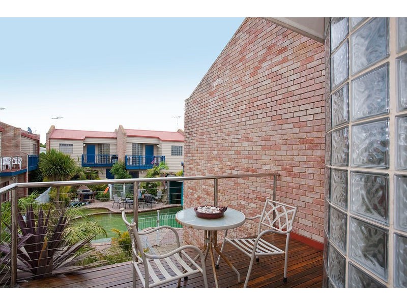2/71 Geelong Road, Torquay VIC 3228