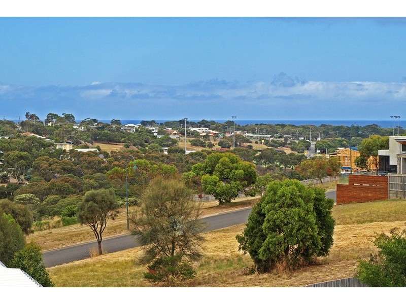 16 Springbank Circuit, Torquay VIC 3228