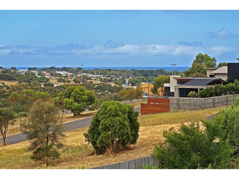 16 Springbank Circuit, Torquay VIC 3228