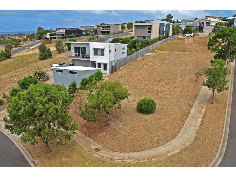 16 Springbank Circuit, Torquay VIC 3228