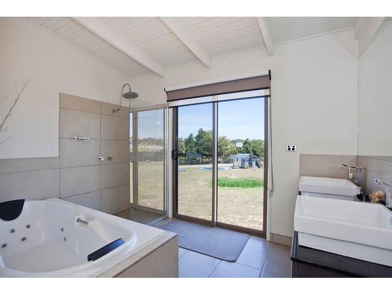 227 Coombes Road, Torquay VIC 3228