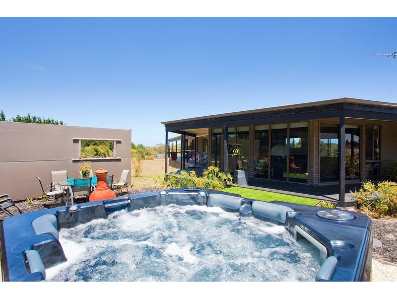 227 Coombes Road, Torquay VIC 3228