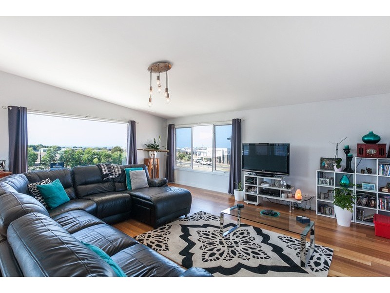 16 Eton Road, Torquay VIC 3228
