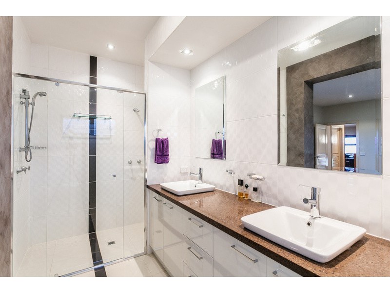 77 Alleyne Avenue, Torquay VIC 3228