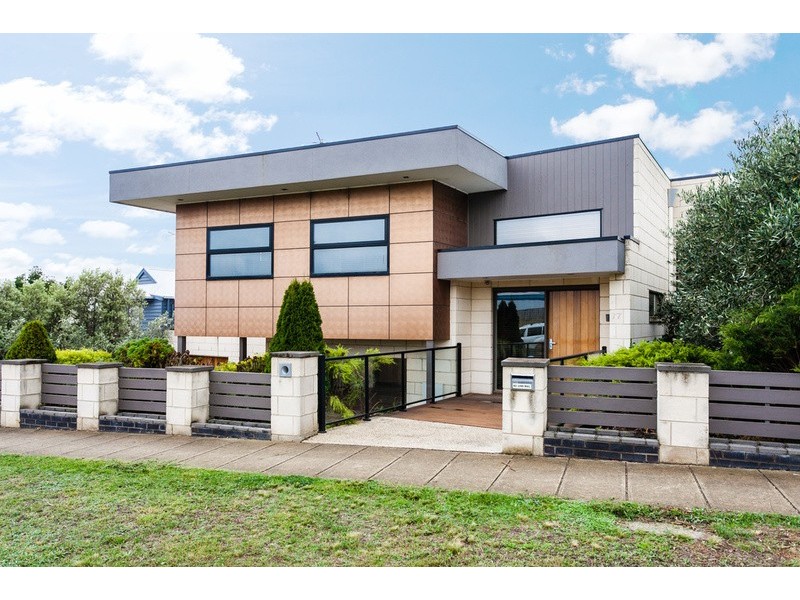 77 Alleyne Avenue, Torquay VIC 3228