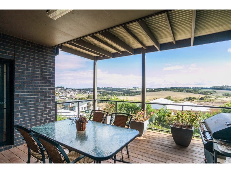 77 Alleyne Avenue, Torquay VIC 3228
