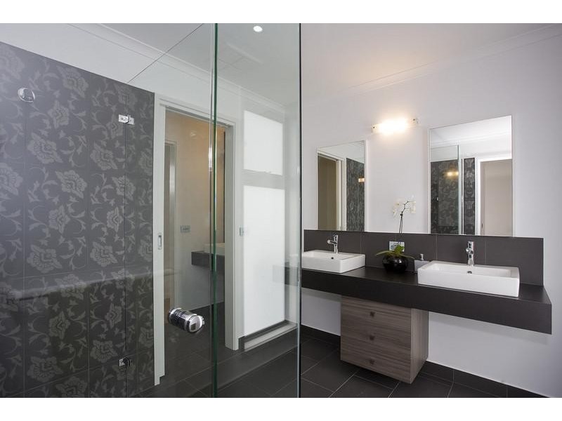 25 Longshore Street, Torquay VIC 3228