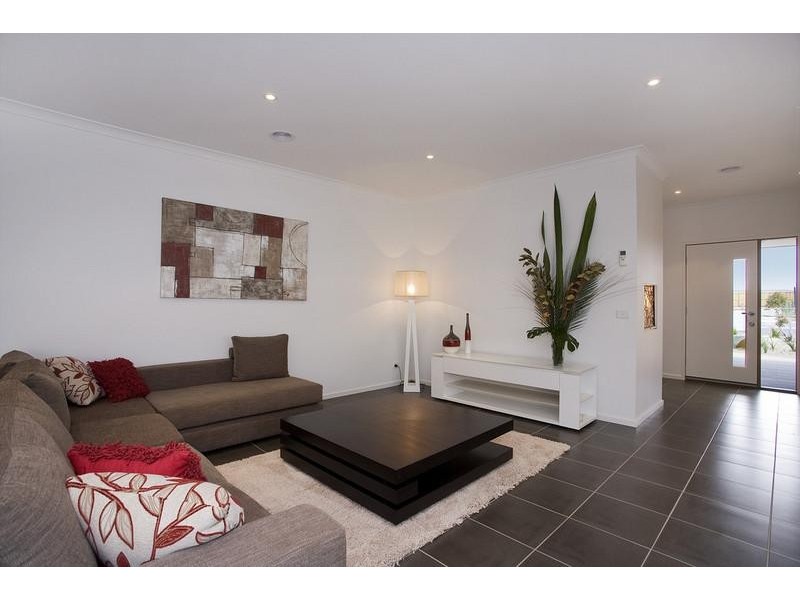 27 Longshore Street, Torquay VIC 3228