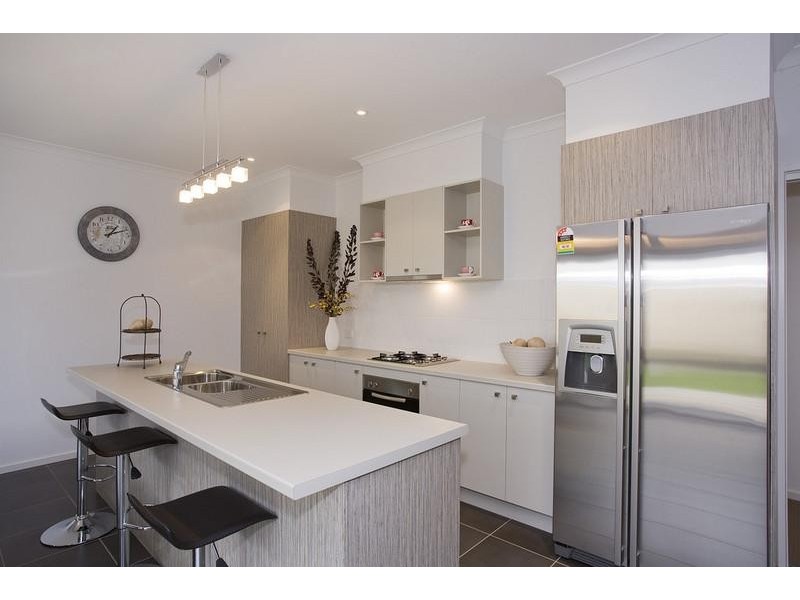 27 Longshore Street, Torquay VIC 3228