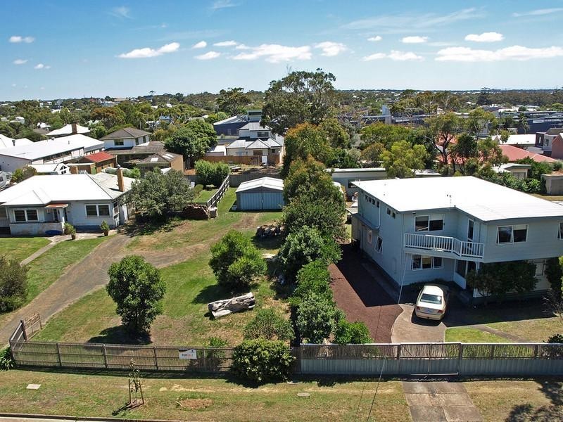 42 Anderson Street, Torquay VIC 3228