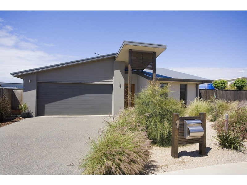 1 Longshore Street, Torquay VIC 3228