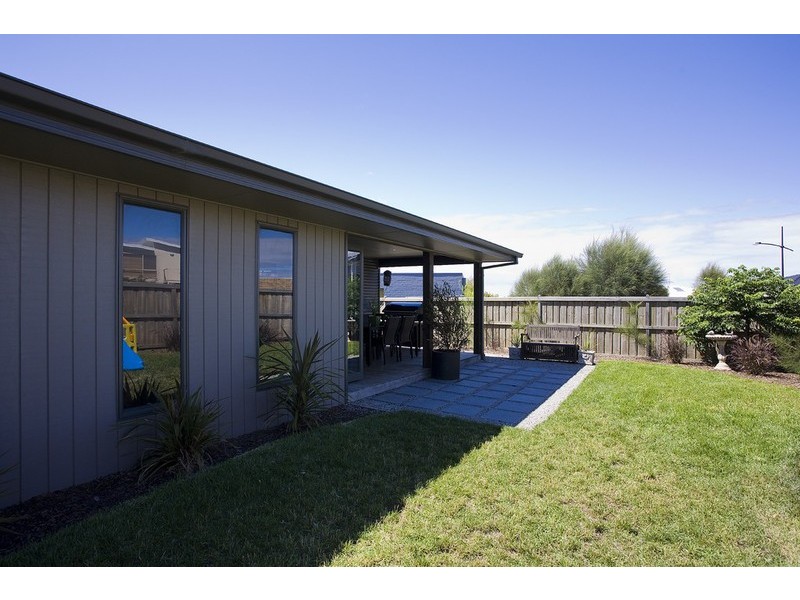 1 Longshore Street, Torquay VIC 3228