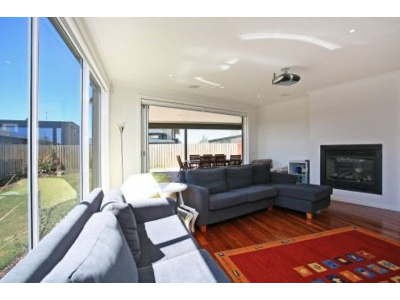 18 Links Drive, Torquay VIC 3228