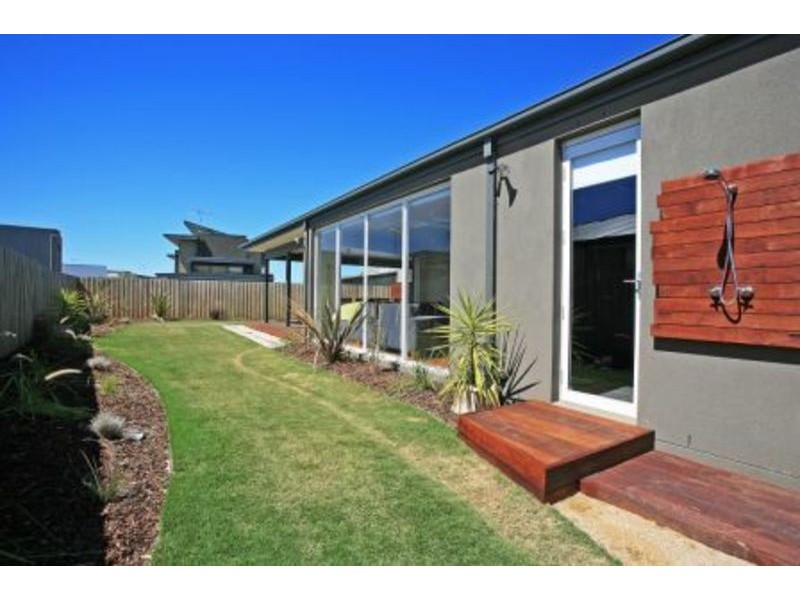 18 Links Drive, Torquay VIC 3228