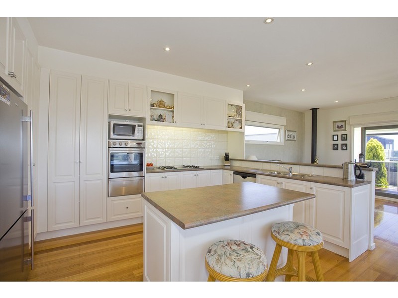 6 Parkview Court, Torquay VIC 3228