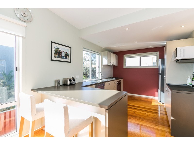 1/114 Beach Road, Torquay VIC 3228