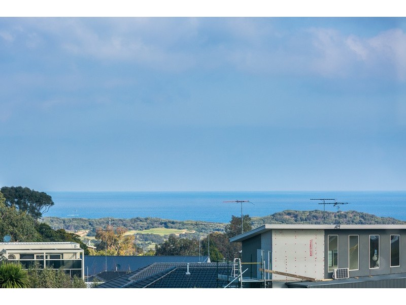 1/114 Beach Road, Torquay VIC 3228