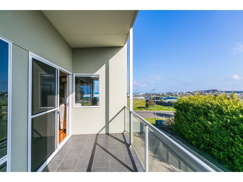 1/114 Beach Road, Torquay VIC 3228