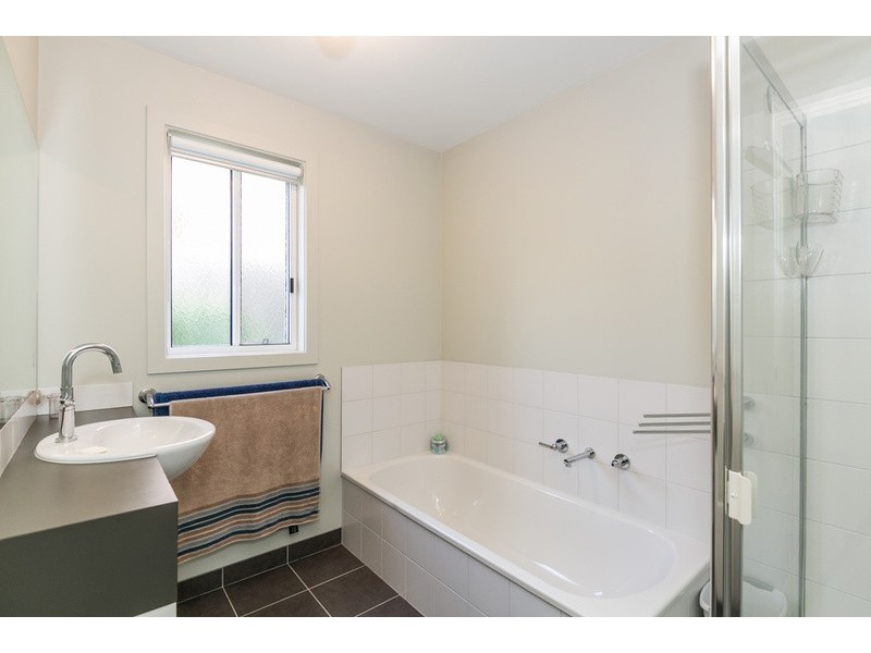 1/114 Beach Road, Torquay VIC 3228