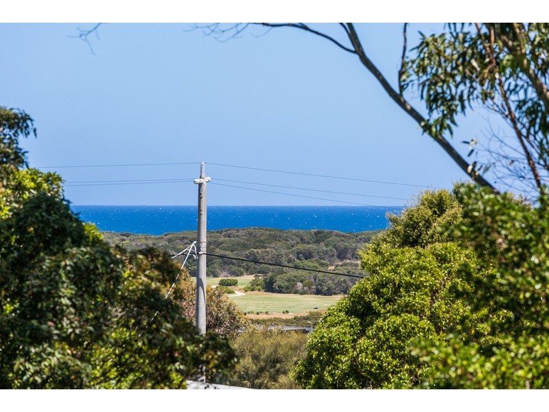 3/40 Surfcoast Highway, Torquay VIC 3228