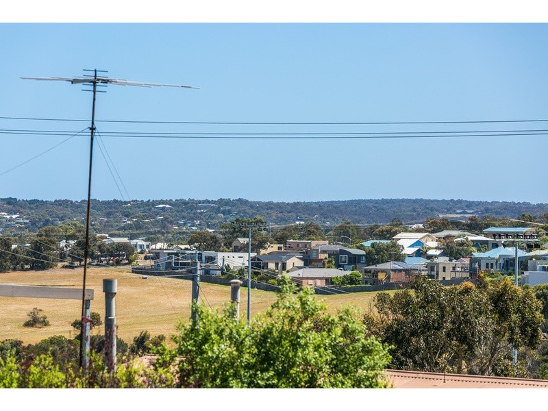 3/40 Surfcoast Highway, Torquay VIC 3228