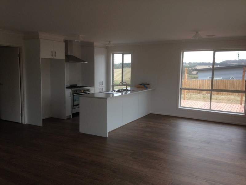 124 Beach Road, Torquay VIC 3228