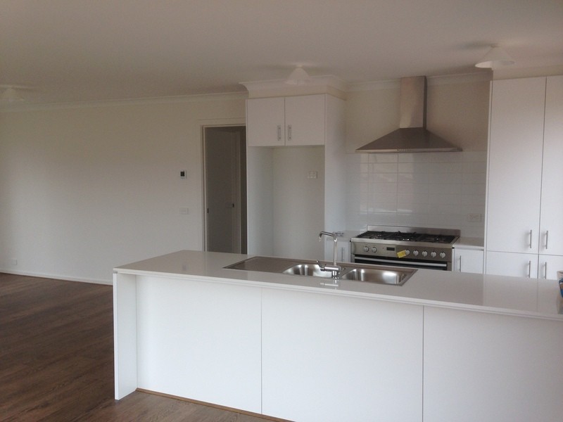 124 Beach Road, Torquay VIC 3228