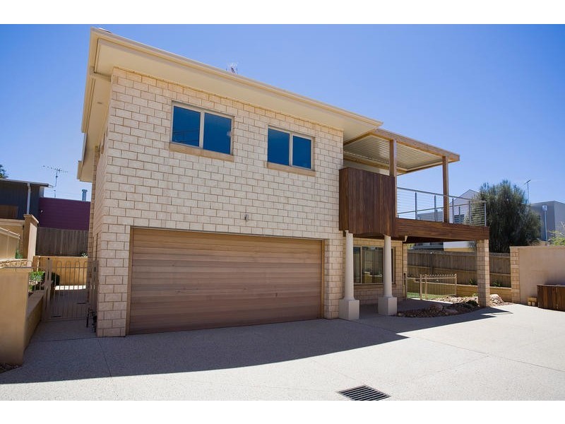 2/3 Hoylake Avenue, Jan Juc VIC 3228