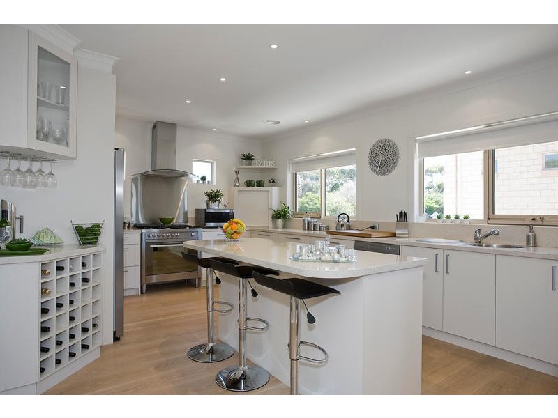 2/3 Hoylake Avenue, Jan Juc VIC 3228