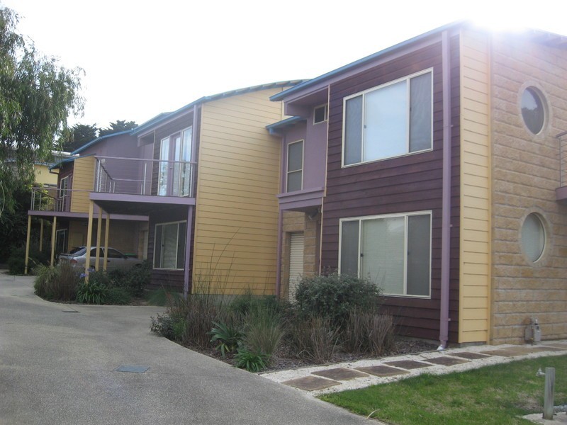 2/19 Felix Crescent, Torquay VIC 3228