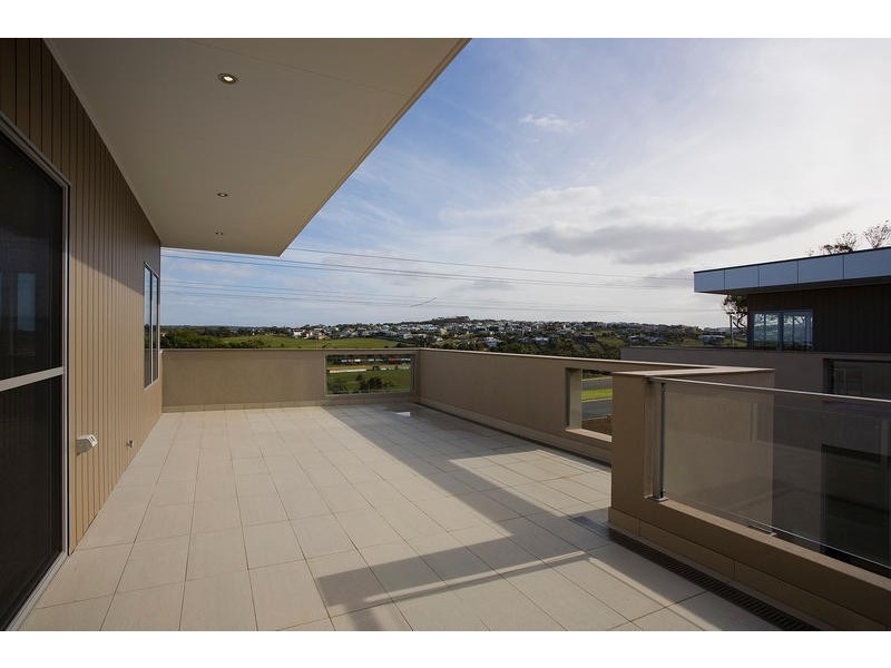 1/20-22  Surfcoast Highway, Torquay VIC 3228