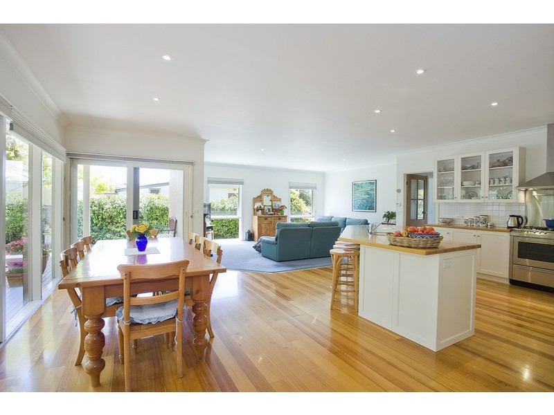 9 Pride Street, Torquay VIC 3228