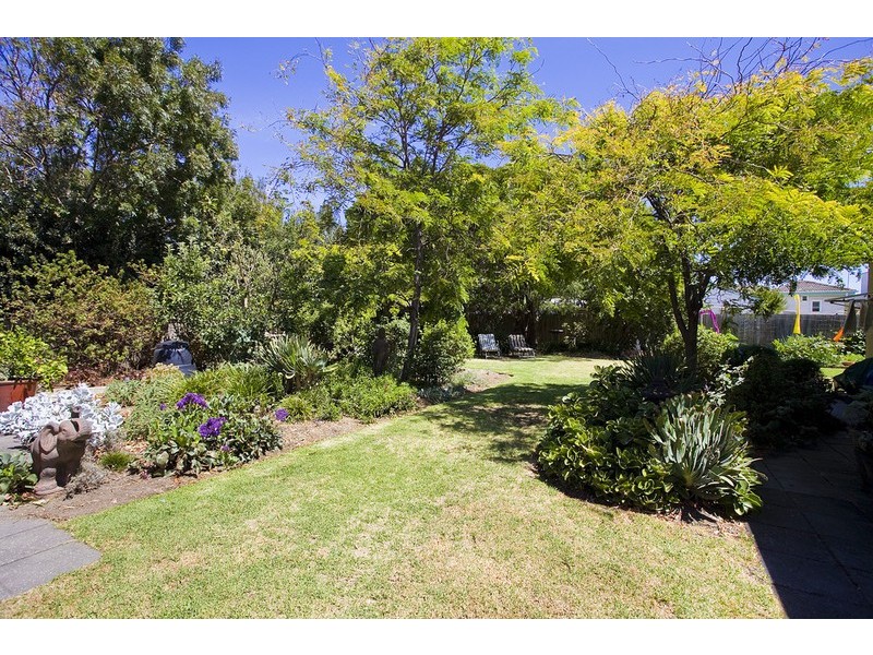 9 Pride Street, Torquay VIC 3228