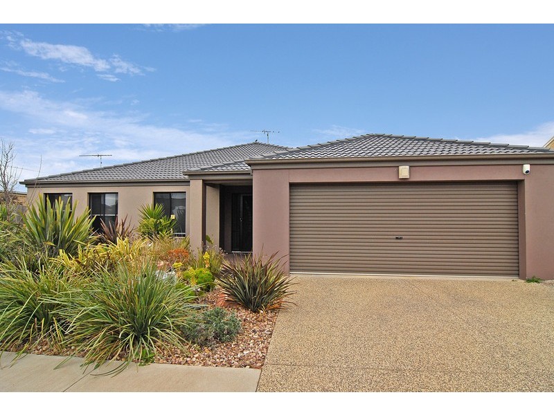 15 Conside Crescent, Torquay VIC 3228