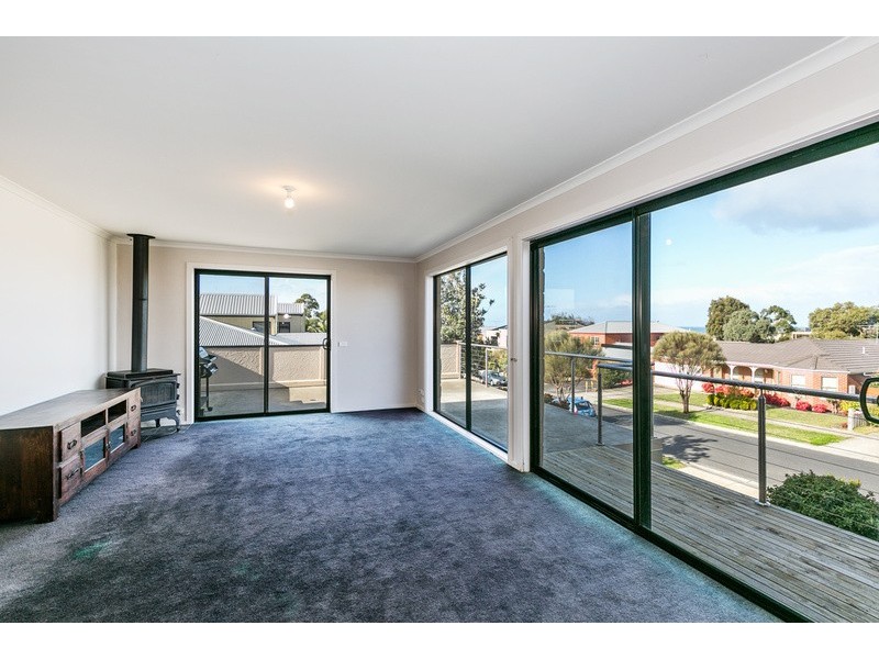 15 Pomora Avenue, Torquay VIC 3228