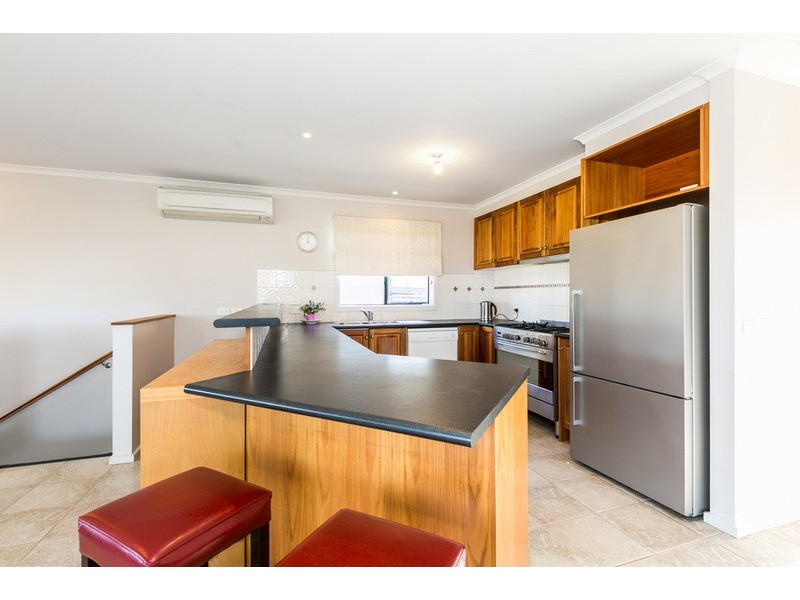 15 Pomora Avenue, Torquay VIC 3228