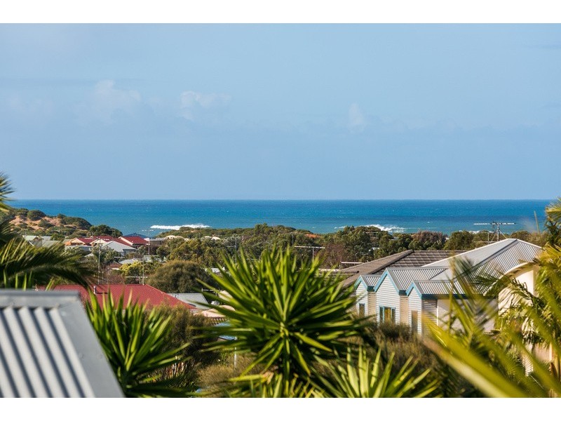 15 Pomora Avenue, Torquay VIC 3228